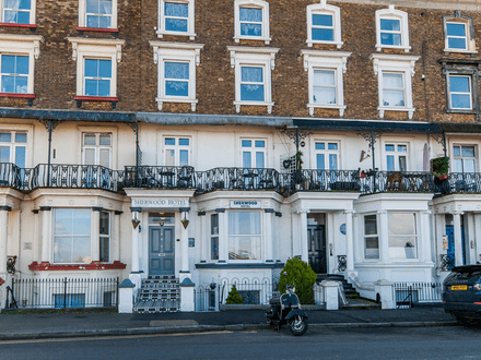 Hotel with Sea Views - Planning Permissions Granted for conversion to 5 apartments - Margate (CT9)