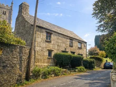 Ancient Grade II Listed Church House - Edge of Dartmoor - Exeter (EX6)