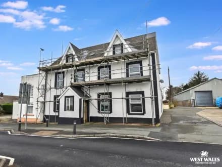 Substantial Former Pub & Hotel for Development - Planning Permission Approved (Letterston) - (SA62)